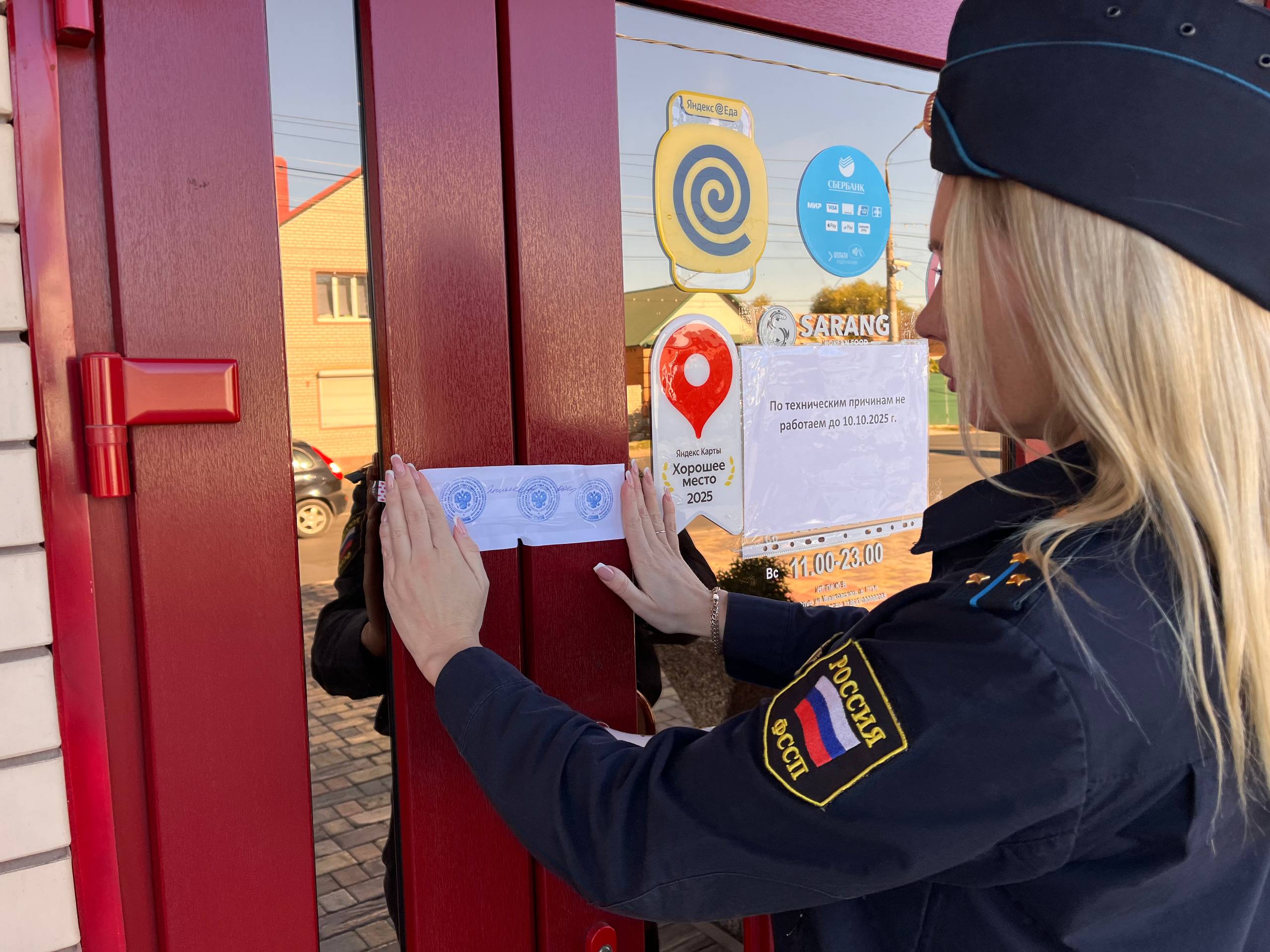 В Энгельсе 17 человек заразились кишечной инфекцией после посещения ресторана